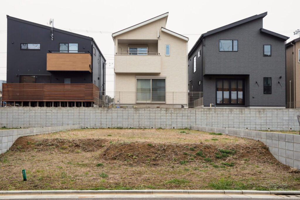 世帯を分ける、二世帯の住まい（デモ） 施工前